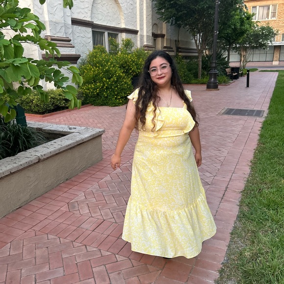 BCBG Paris Dresses & Skirts - BCBG Paris Maxi Dress Shoulder Straps White Flowers Yellow Dress